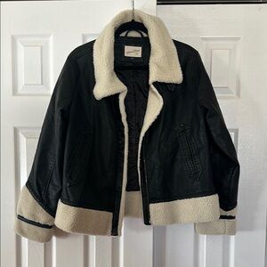 Universal Thread Shearling Lined Black Jacket
